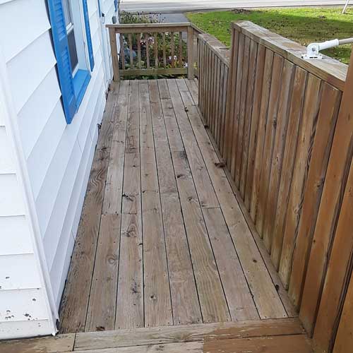 painting contractor Pike County before and after photo 04before-deckstain